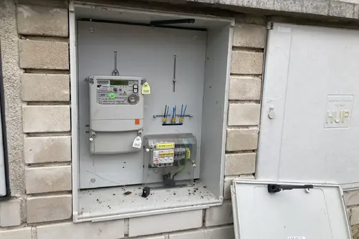 Elektroměrové místo hotové a zaplombované.